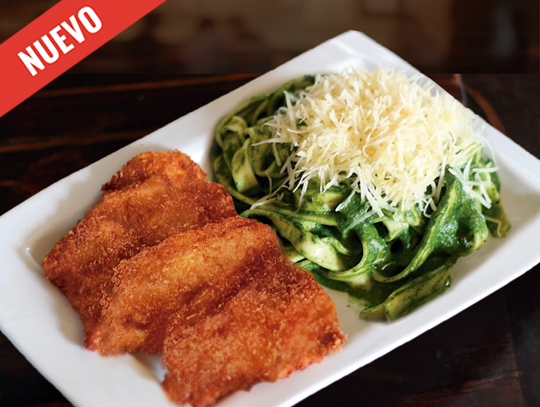 Fetuccini Verde con Milanesa de Pollo