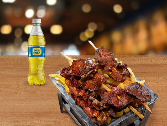 Anticuchos + Mollejitas + Gaseosa 1/2L