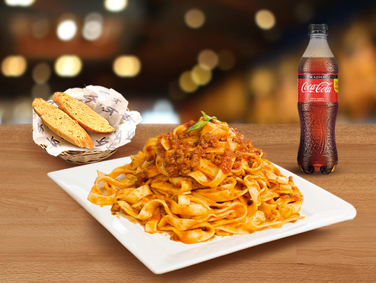 Fetuccini en salsa de Carne + Gaseosa 1/2L